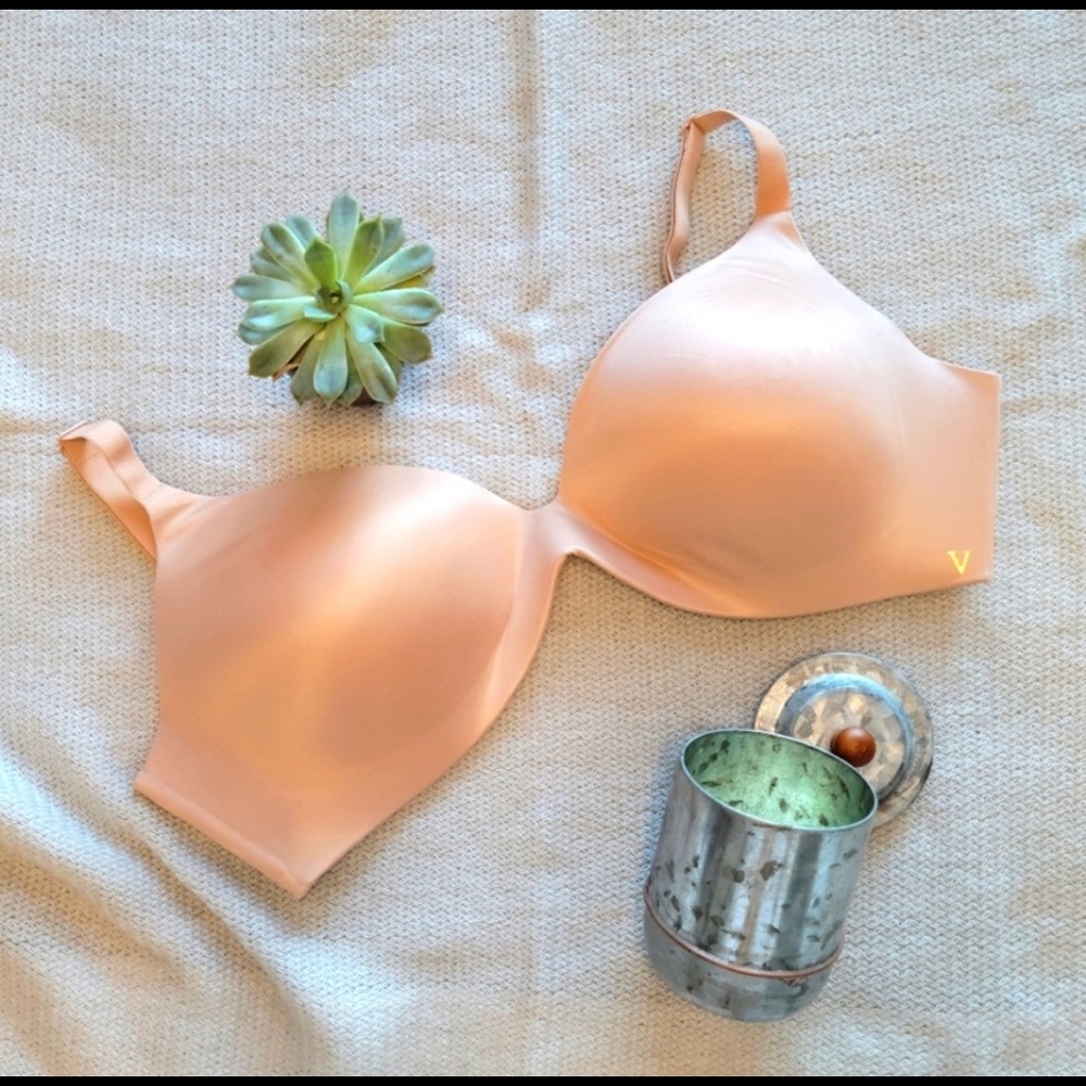 NWOT Victoria Secret Incredible Lightly-Lined Demi Bra; 36D
